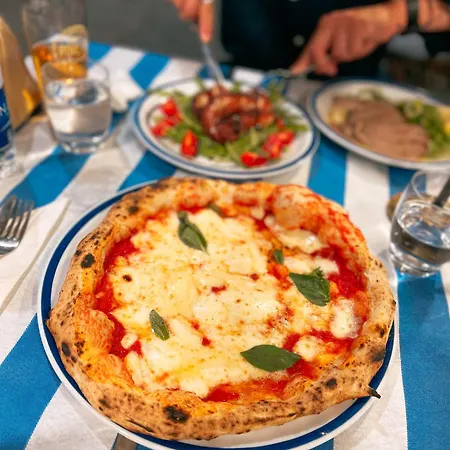Neapolitantrips بيت ضيافة 3*